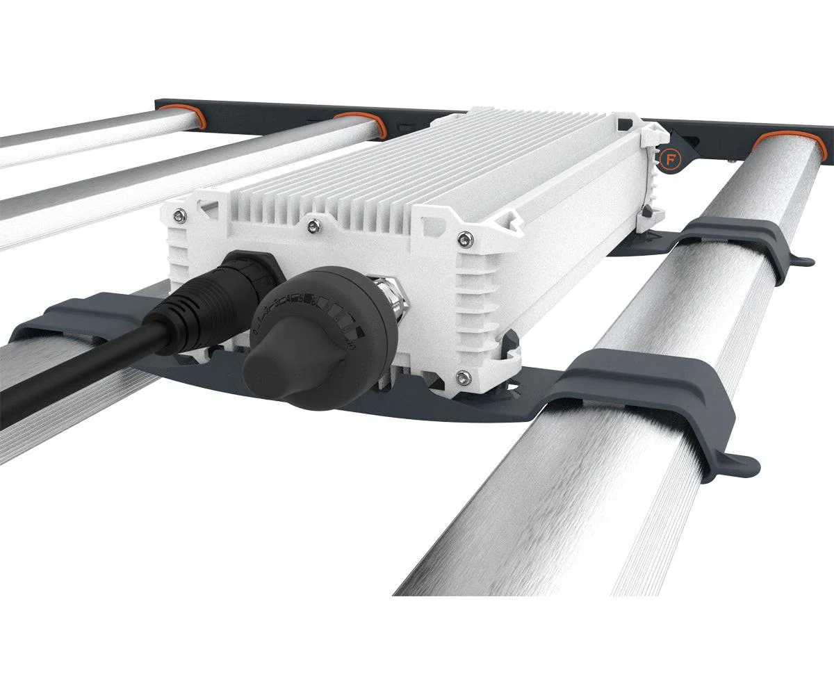 Fluence SPYDR Fang 630 Watt LED Grow Light - Image 12