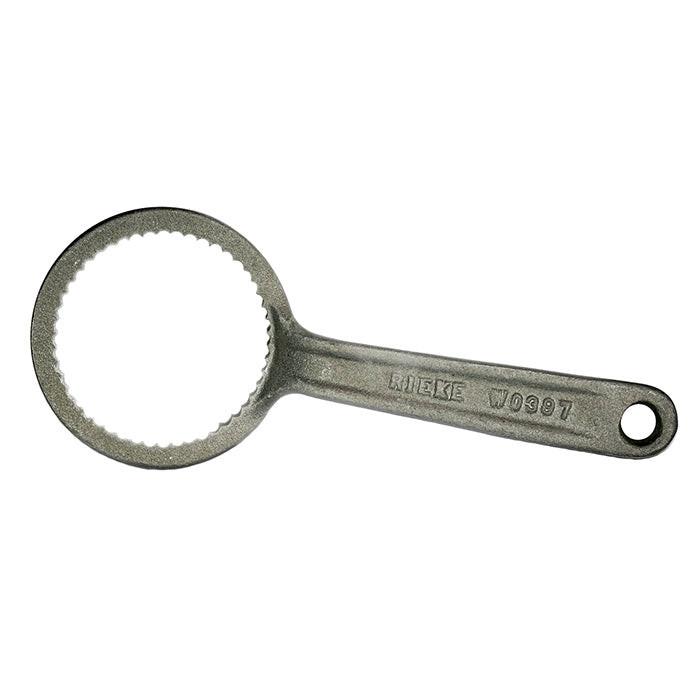 Heavy 16 Wrench, 6 Gallon